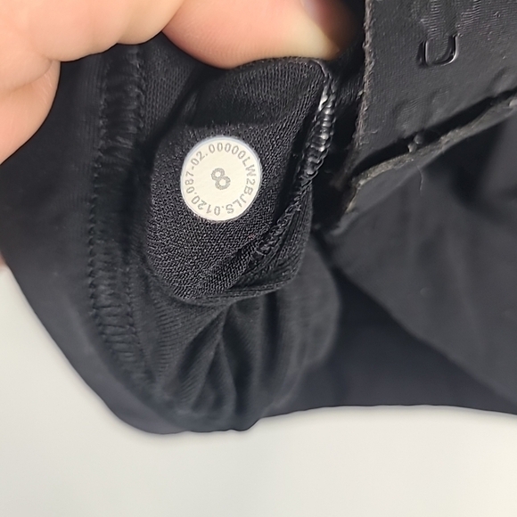 Lululemon Women's Stash It All Bra Luxtreme Black Sz 8 EUC - Picture 9 of 9